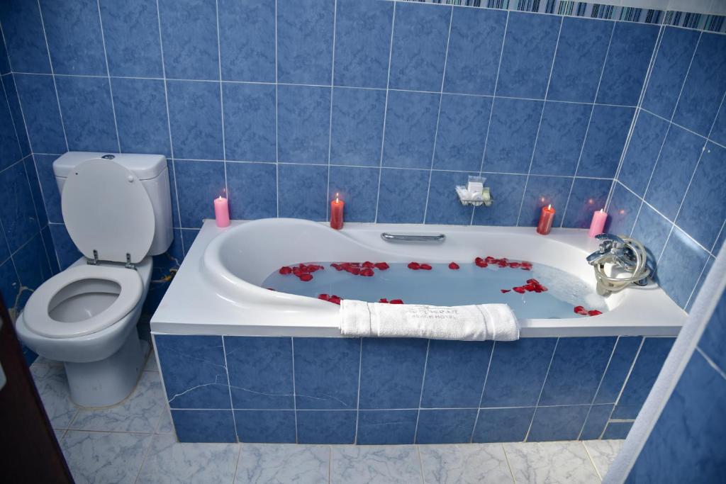 North Coast Beach Hotel image 2